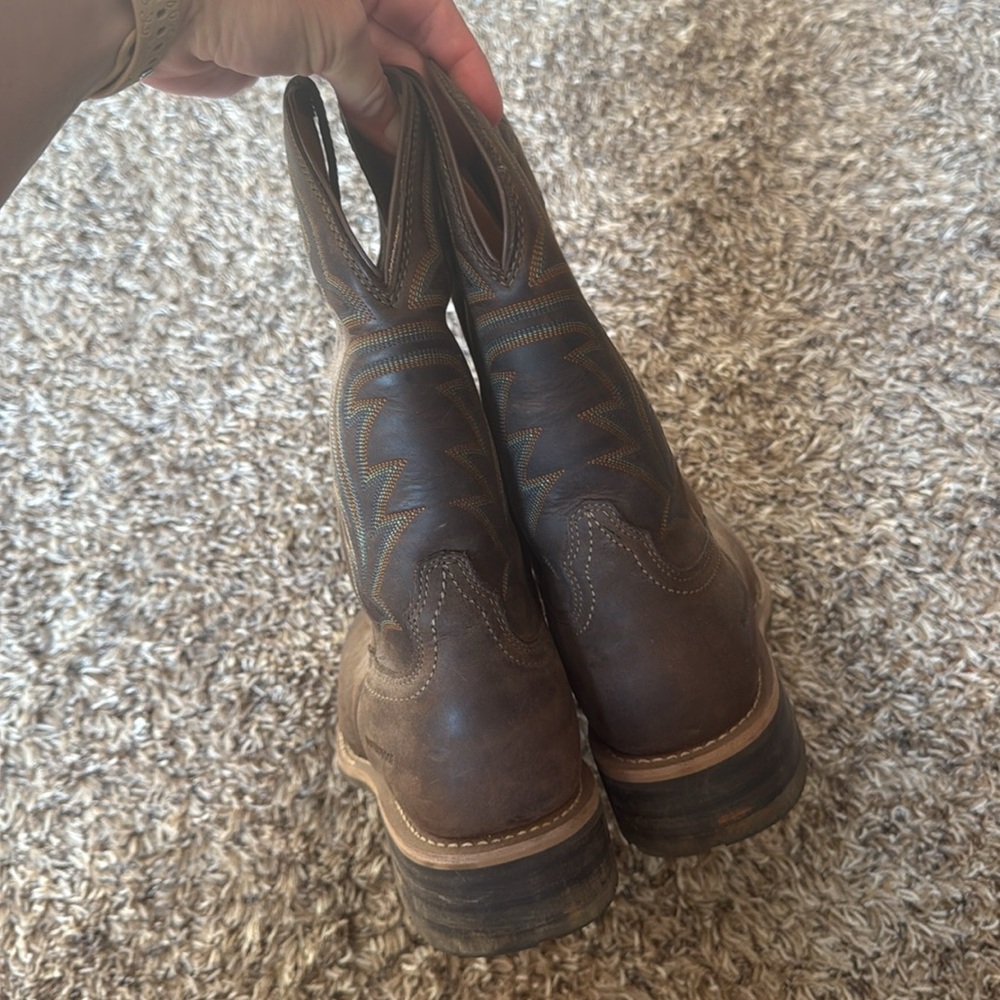 Ariat Brown Western Cowboy Boots with Embroidered Shaft - Picture 3 of 8